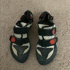 Chili Rockclimbing Shoes